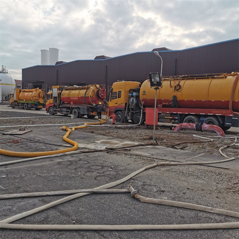 武夷山污水池清理