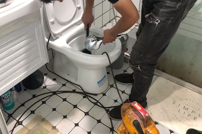 武夷山马桶堵塞自己疏通还是找师傅？专业上门服务让你省时更省心